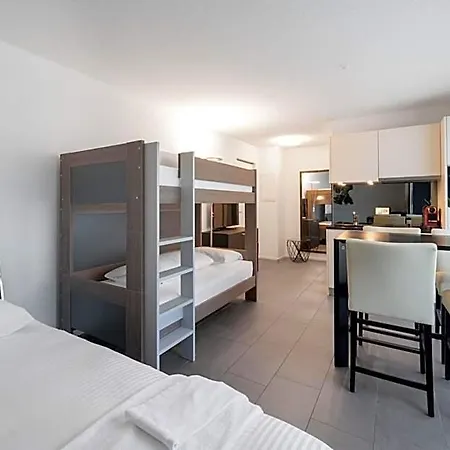 Victoria Apartahotel Entrelagos